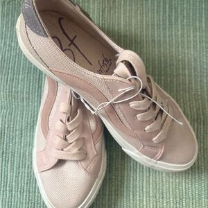 Malibu Women's Blush Pink Sneakers